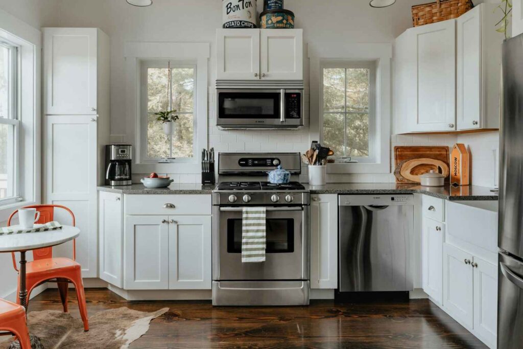 CÓMO DECORAR UNA COCINA PASO A PASO CÓMO DECORAR UNA COCINA PASO A PASO